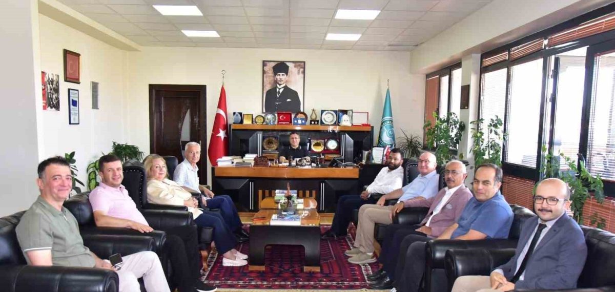 Cardiff Üniversitesi akademisyenleri Balıkesir Üniversitesi’nde EKG ve nörobilim oturumları gerçekleştirdi