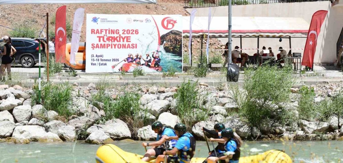 Çatak’ta Türkiye Rafting Şampiyonası başladı, 9 ilden 180 sporcu yarışıyor
