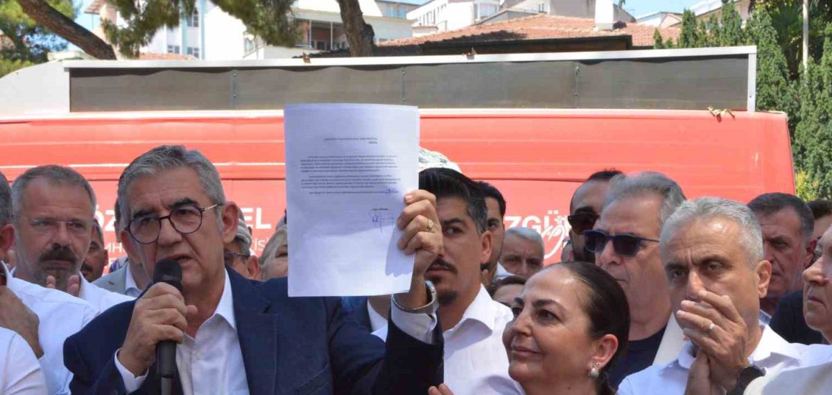 CHP Balıkesir örgütü toplu istifa ederek Yeni Parti’ye katıldı