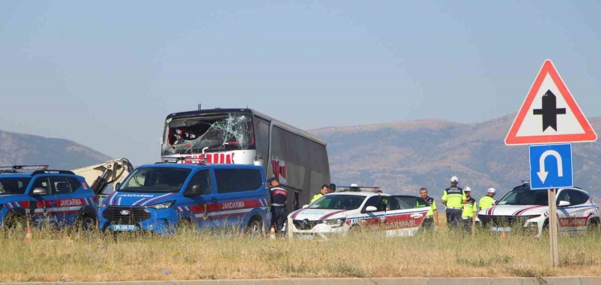 Çift katlı Metro Turizm otobüsü devrildi: 46 yaralı, yolcular firmadan şikayetçi