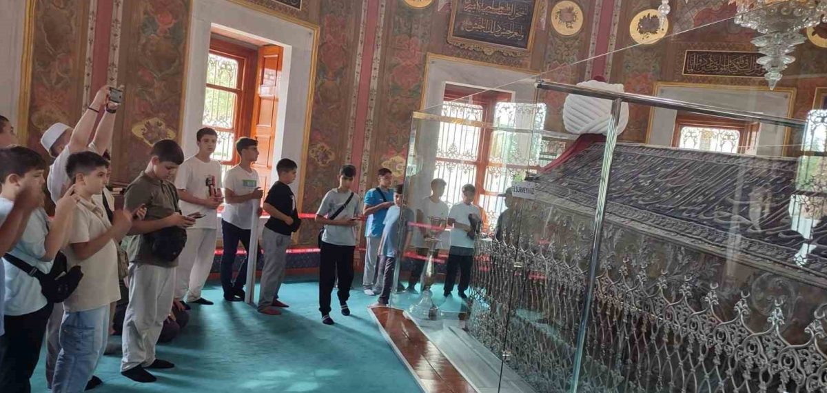 Denizli hafız öğrencilere İstanbul ve Bursa gezisiyle kültür ve maneviyat eğitimi
