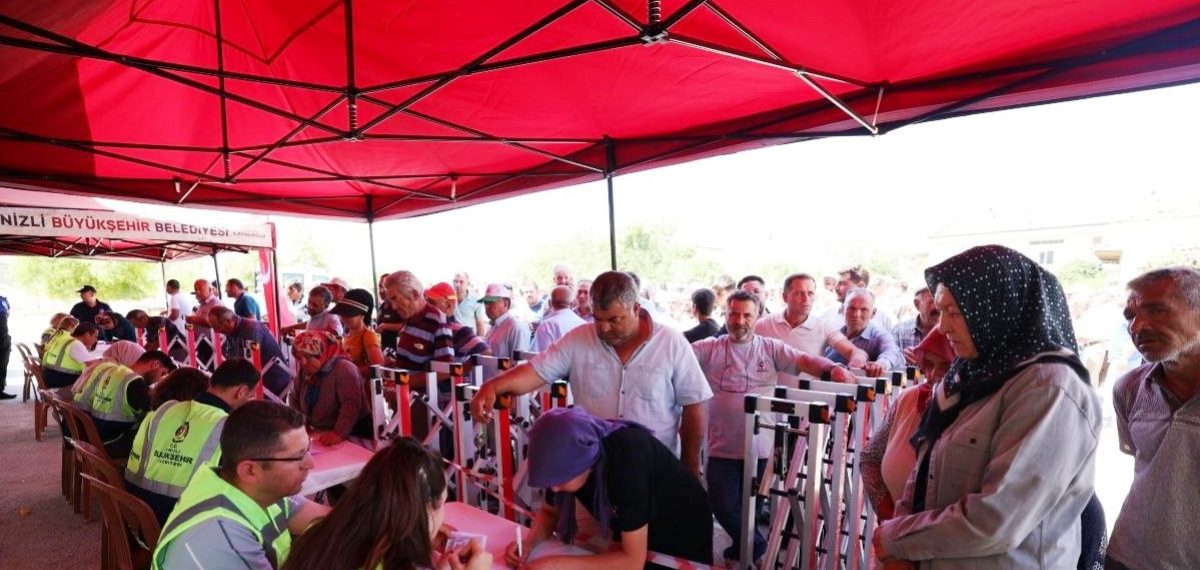 Denizli’de 2 bin 242 üreticiye toplam 538 bin 80 m sera naylonu desteği