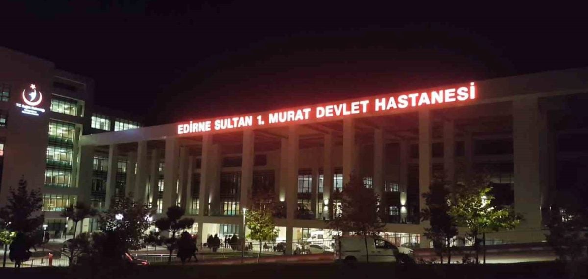 Edirne İpsala’da yıldırım isabet eden ahırda 3 büyükbaş telef oldu, çiftlik sahibi yaralandı