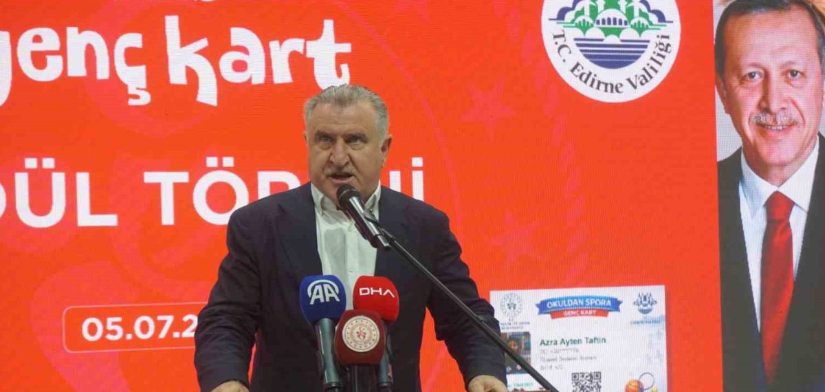Edirne’de Genç Kart ödül töreninde Bakan Bak’tan gençleri spora yönlendirme çağrısı