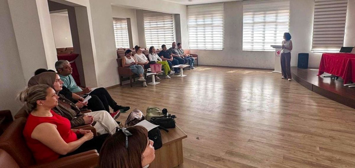Efeler Belediyesi personeline mesleki dayanıklılık eğitimi verildi