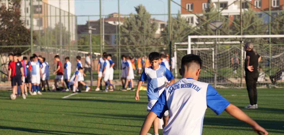 Elazığ Belediyesi’nin ücretsiz yaz spor kurslarına 1.200’ü aşkın çocuk katıldı
