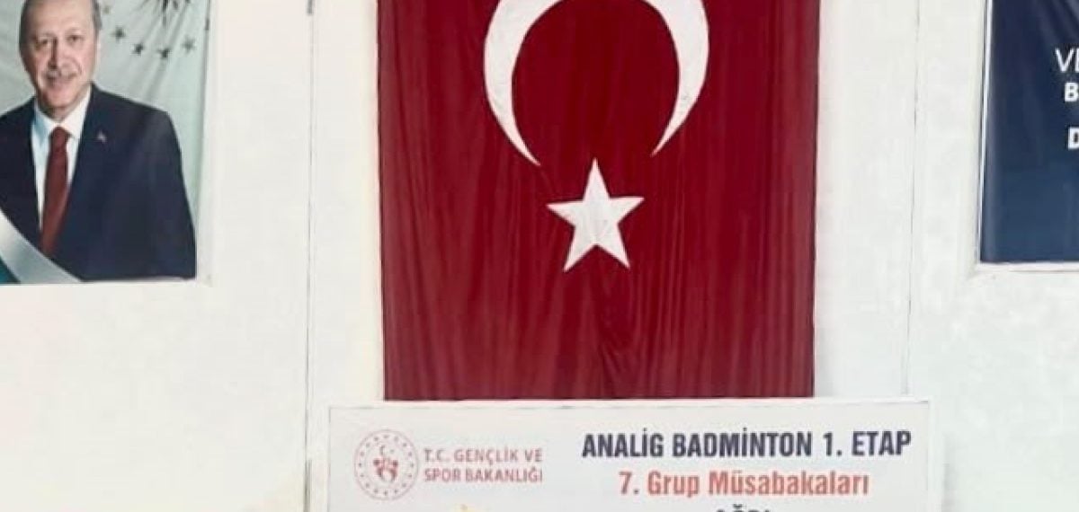 Elazığ kız ve erkek badminton takımları grup lideri olarak Türkiye yarı finallerine yükseldi