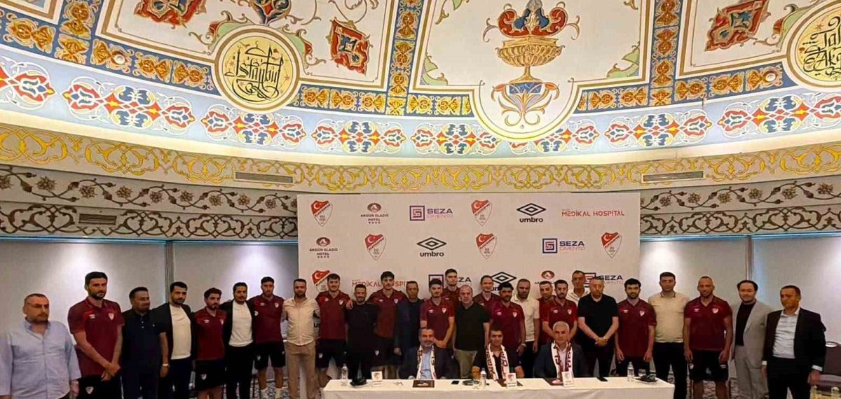 Elazığspor imzalarla şampiyonluk hedefini resmiyete döktü