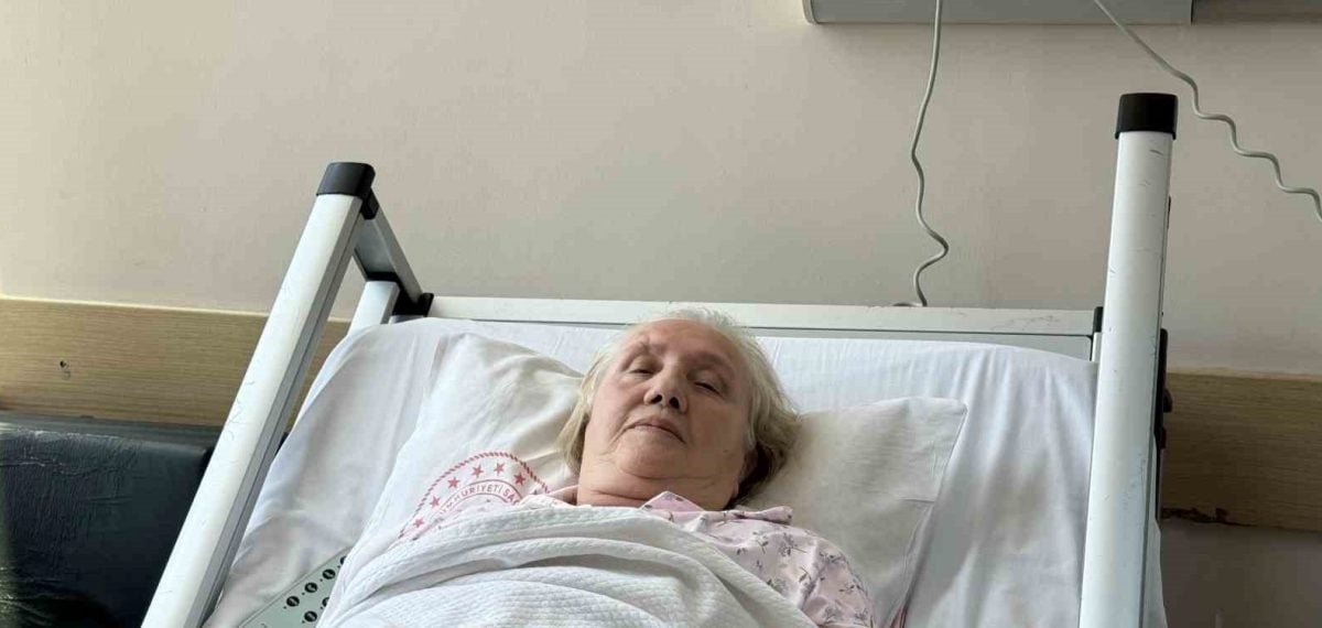 Endoskopik yöntemle memeyi koruyarak ilk kez ameliyat edildi, hasta başarılı izlendi