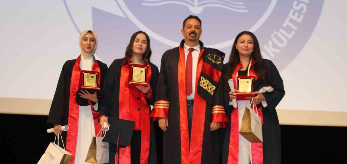 Erciyes Üniversitesi Hukuk Fakültesi 19. dönemde 208 yeni hukukçu mezun etti