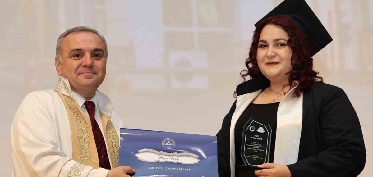 Erciyes Üniversitesi Mimarlık Fakültesi 31. dönem mezuniyet töreni gerçekleştirildi