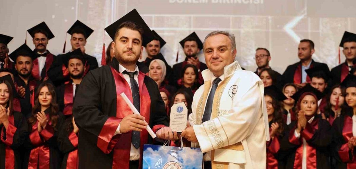 Erciyes Üniversitesi Veteriner Fakültesi’nden 78 yeni mezun törenle uğurlandı