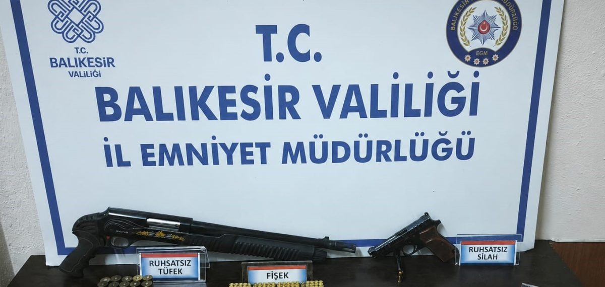 Erdek’te iki haftada 29 aranan şahıs yakalandı, çok sayıda silah ve uyuşturucu ele geçirildi