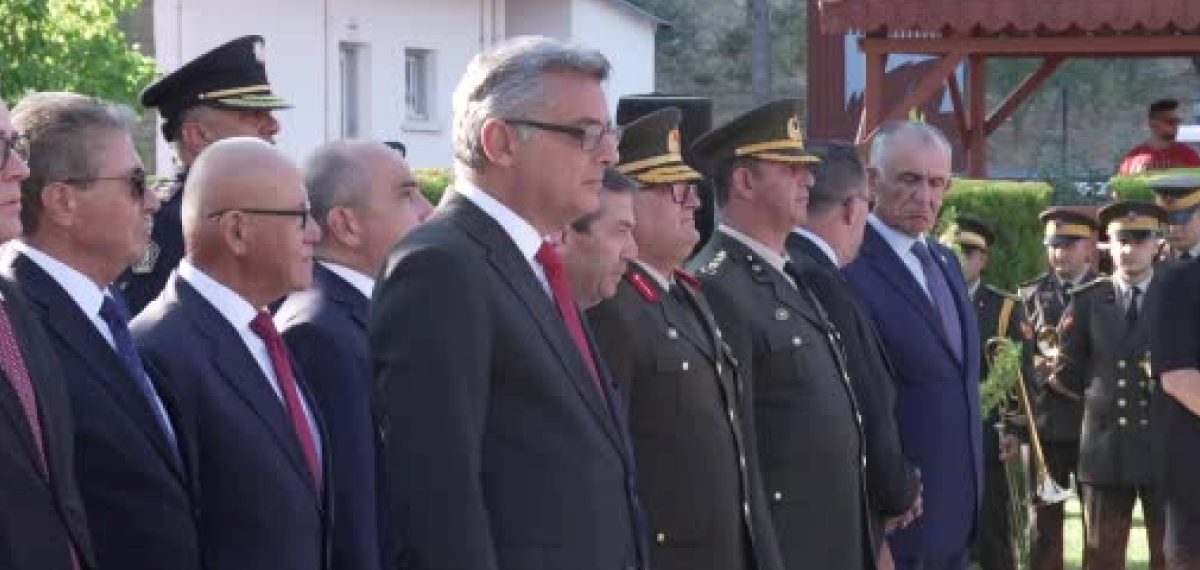 Erhürman, 20 Temmuz anma törenlerinde Denktaş ve Fazıl Küçük mezarlarını ziyaret etti