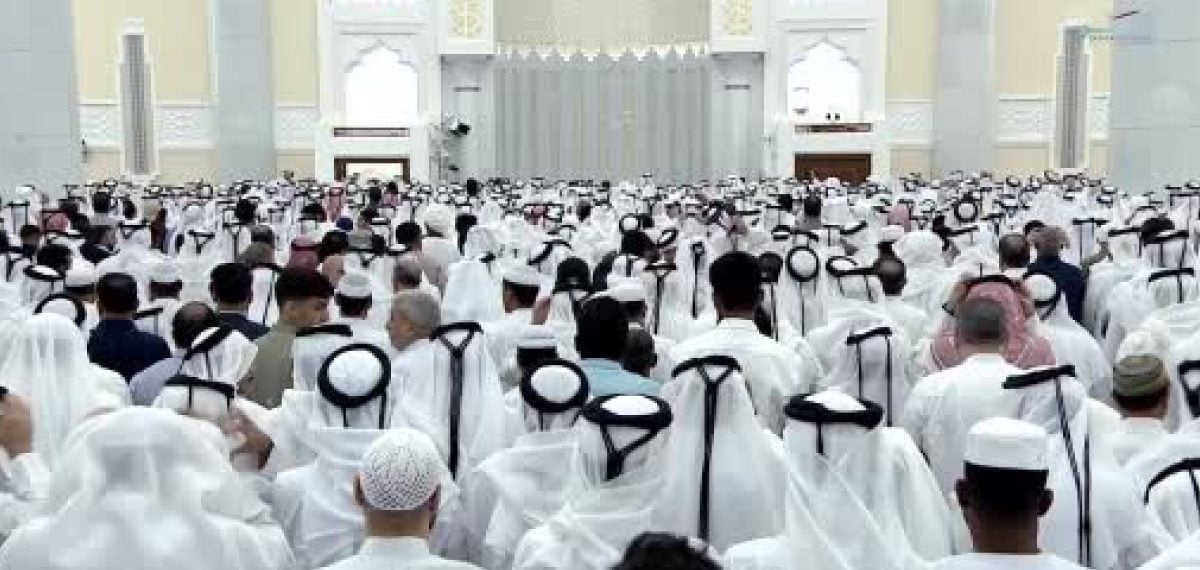 Eski Katar Emiri Şeyh Hamad için Doha’da sade cenaze namazı kılındı