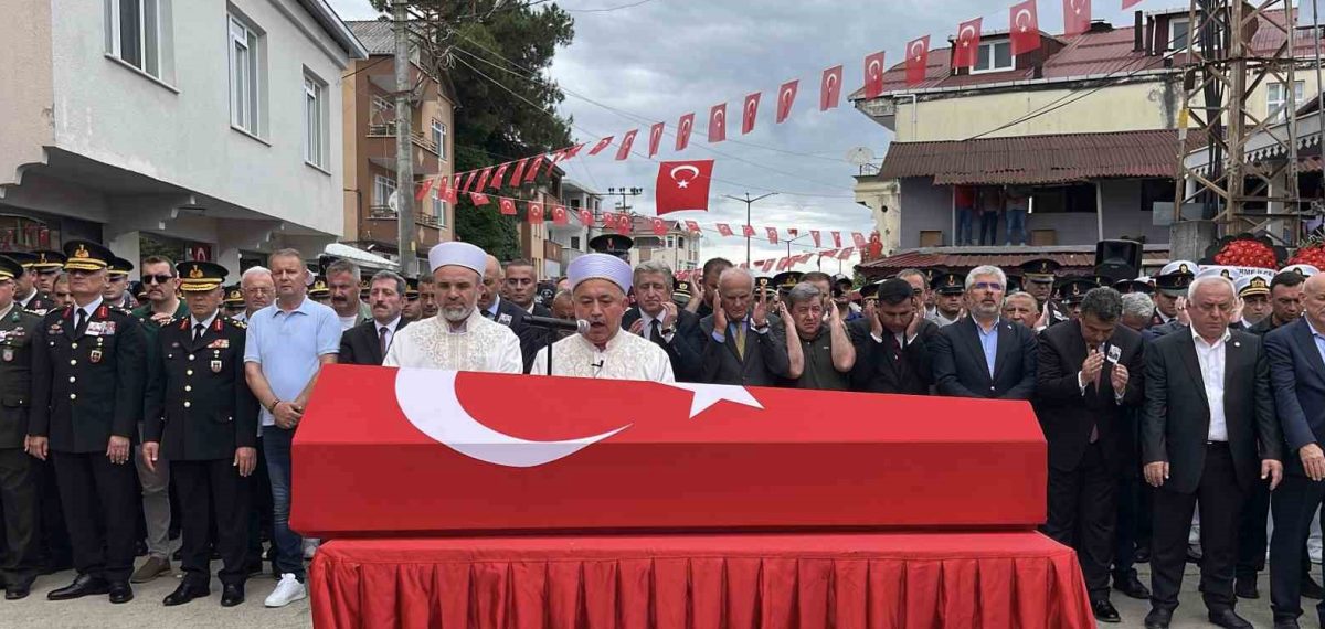 Eskişehir’de şehit düşen Jandarma Uzman Çavuş Mehmet Demirbaş Samsun’da toprağa verildi