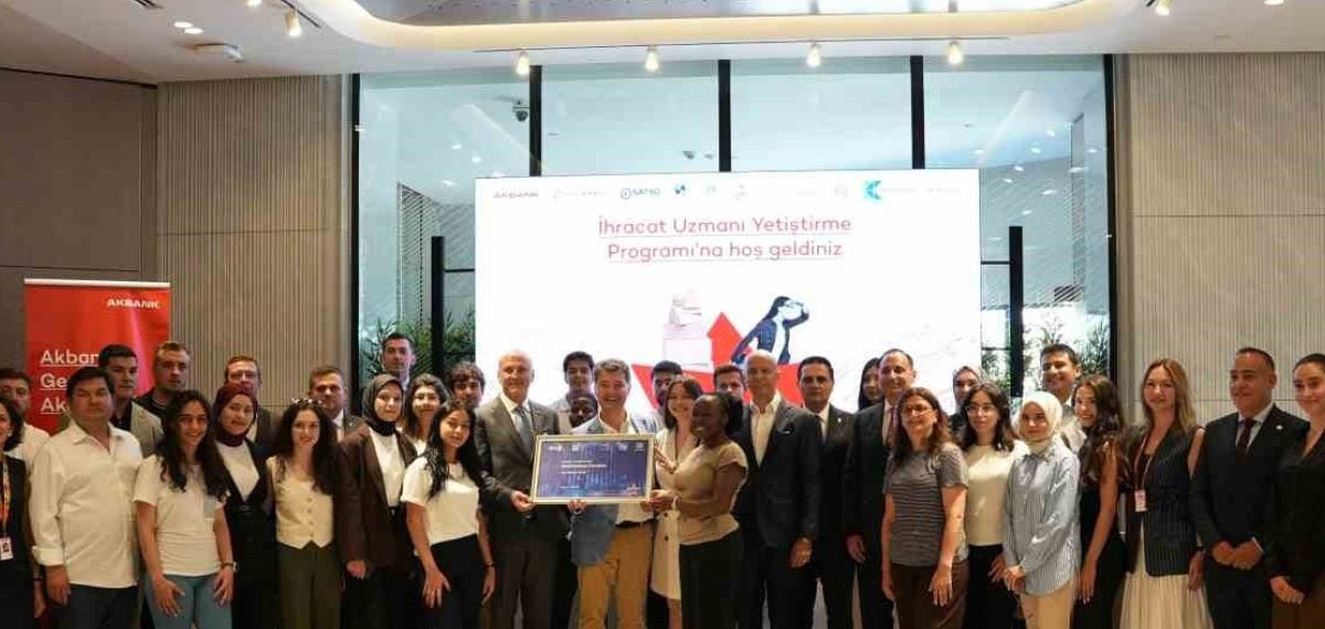 Export Talent Programı ilk mezunlarını vererek dış ticaret yetkinliği kazandırdı
