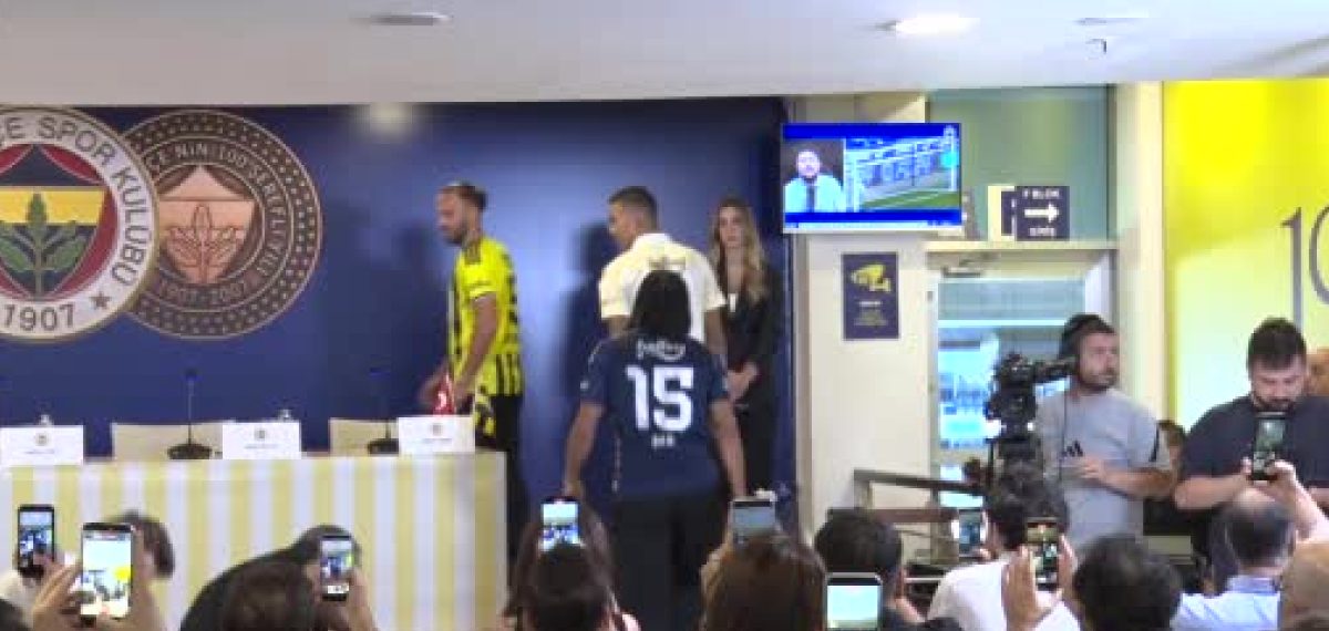 Fenerbahçe üç yeni ismi tanıttı Mason Greenwood, Nathan Ake ve Vedat Muriqi
