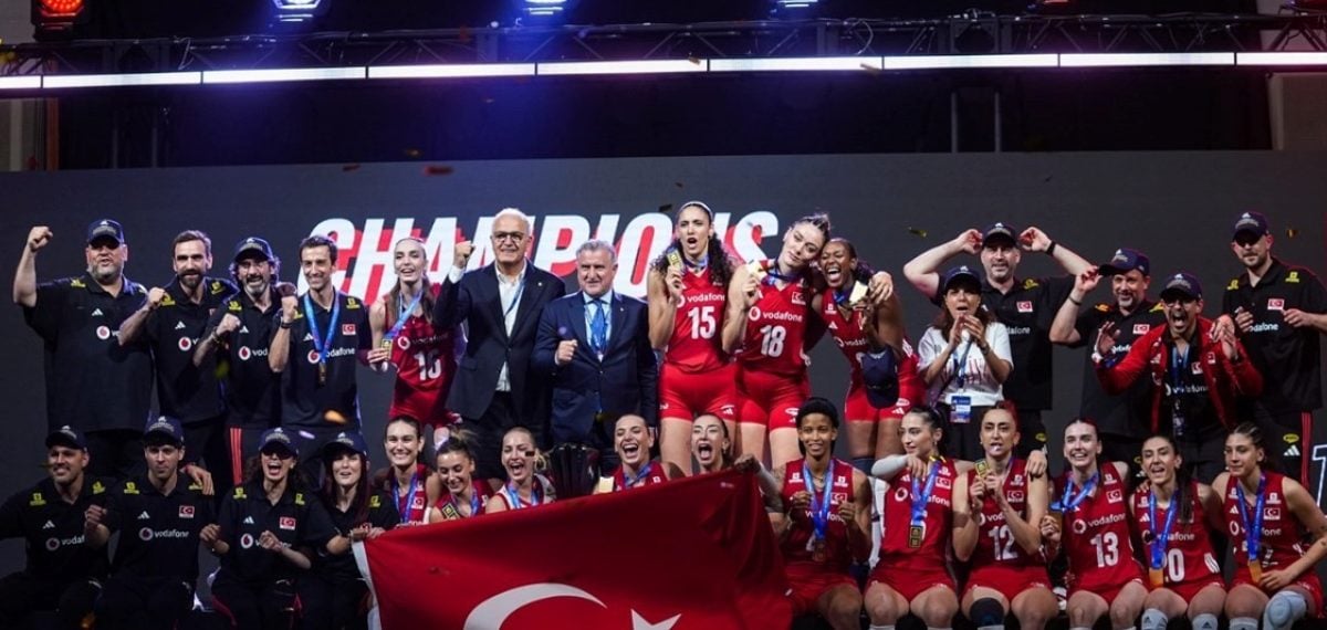 Filenin Sultanları Çin’de VNL şampiyonu oldu, Bakan Bak tebrik etti