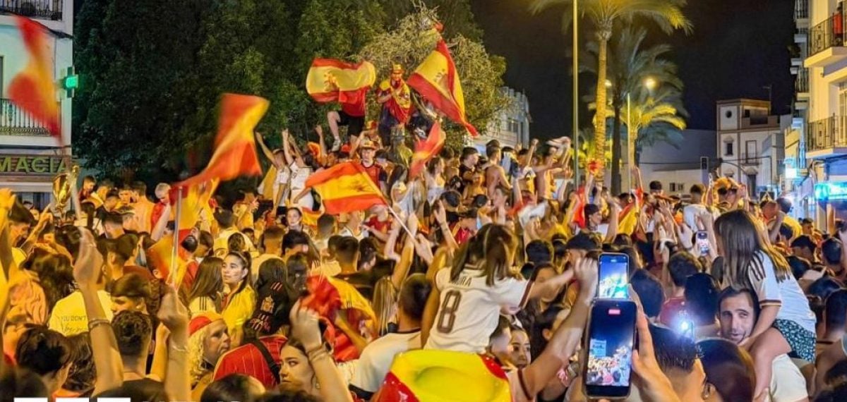 Fountain collapse in Salamanca kills 13-year-old amid World Cup celebrations