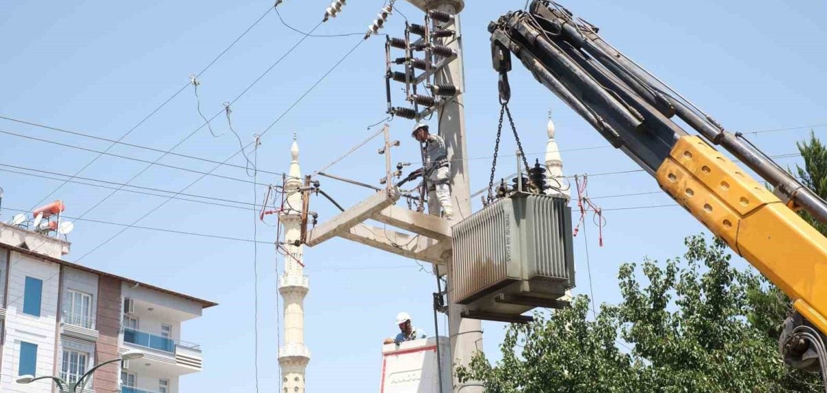 Gaziantep’te Toroslar EDAŞ 153,4 milyon TL yatırımla 34 trafoyla şebekeyi güçlendiriyor