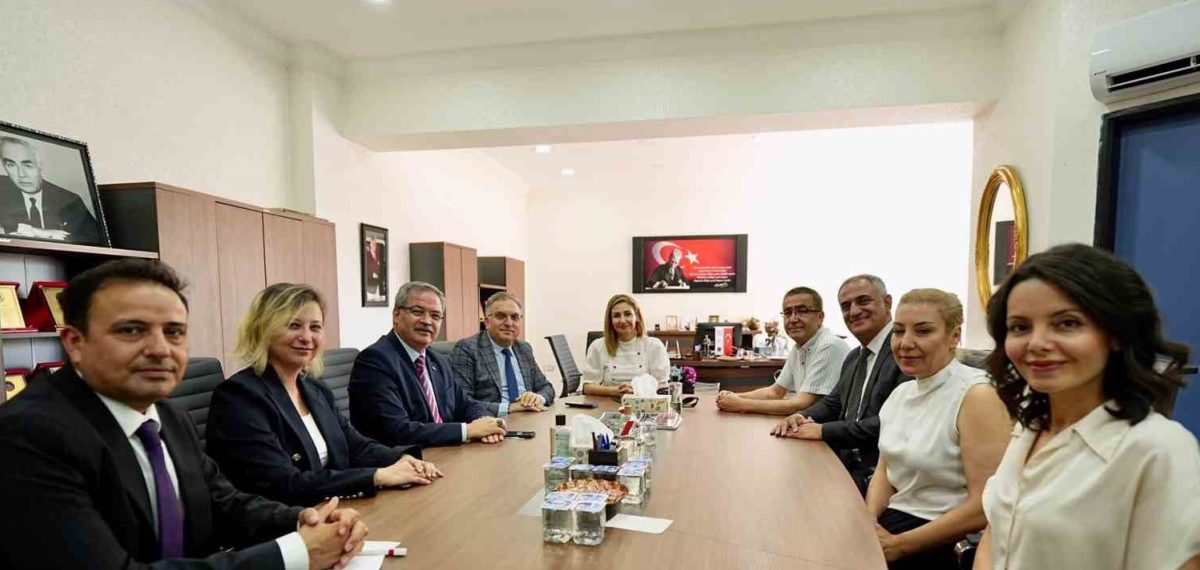 GKV Özel Okulları LGS 2026’da iki Türkiye birincisi çıkardı, müdürler tebrik etti