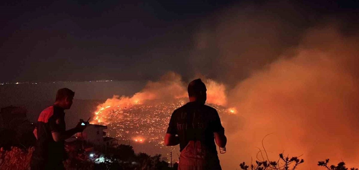 Gömeç’ten Bergama’ya sıçrayan orman yangını söndürme çalışmaları sürüyor