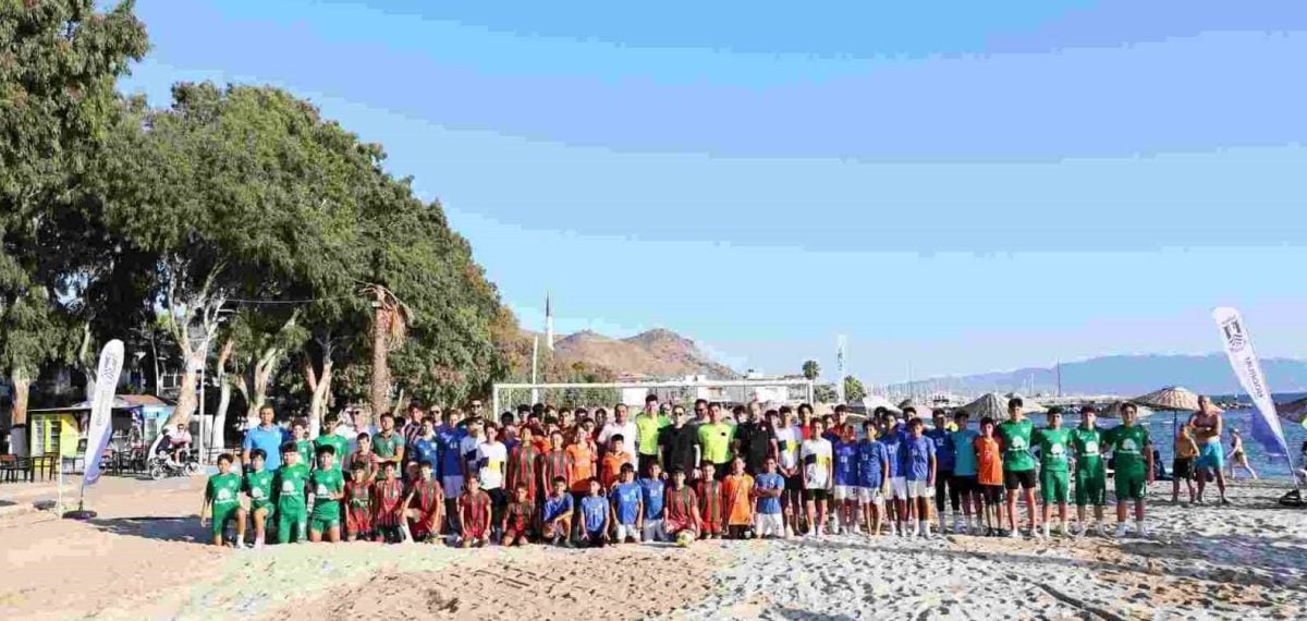 Günbatımı’nda minik futbolcular sahne aldı, Bodrum’da plaj şenliği başladı