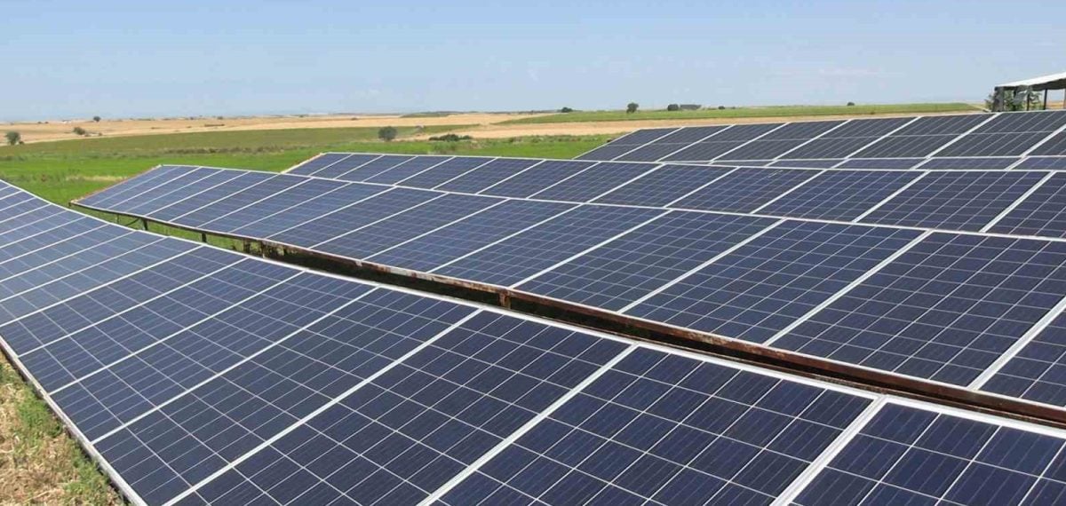 Güneş enerjisiyle 100 metreden su çekip 75 dekarlık çeltik tarlasını suladılar