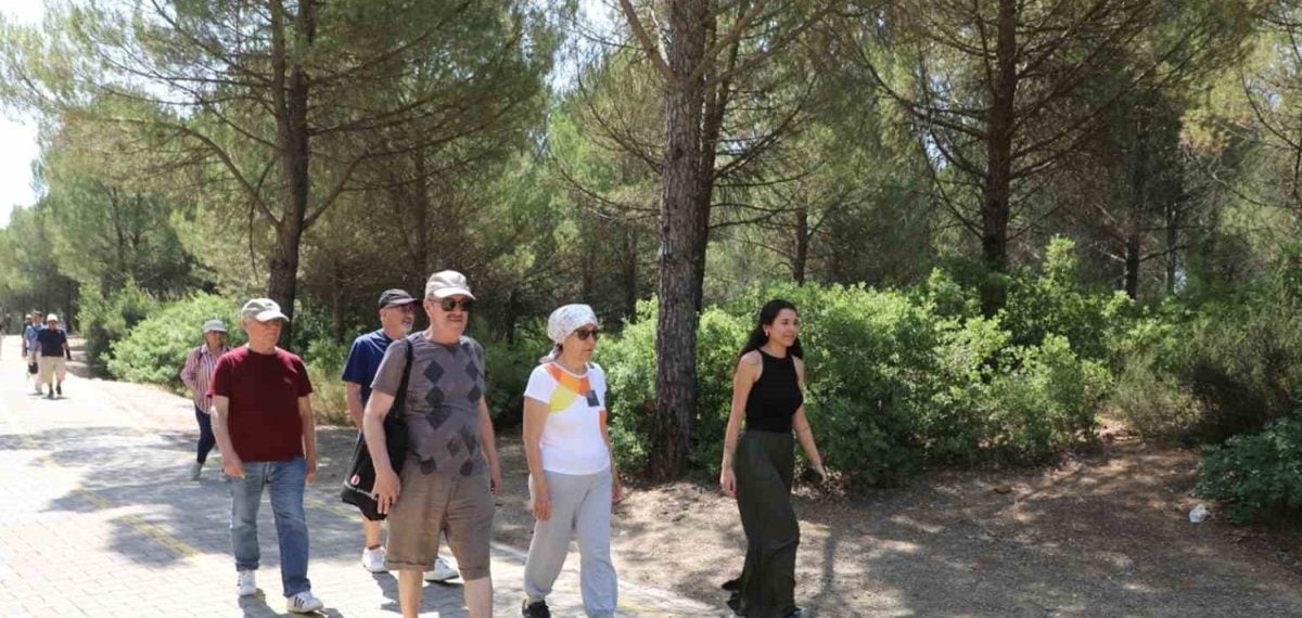 Hasan Özcan Yaşamevi sakinleri Ula Göletinde açık hava egzersizinde buluştu