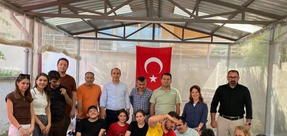 Huzurevi sakinleri ile gençler bocce etkinliğinde bir araya geldi