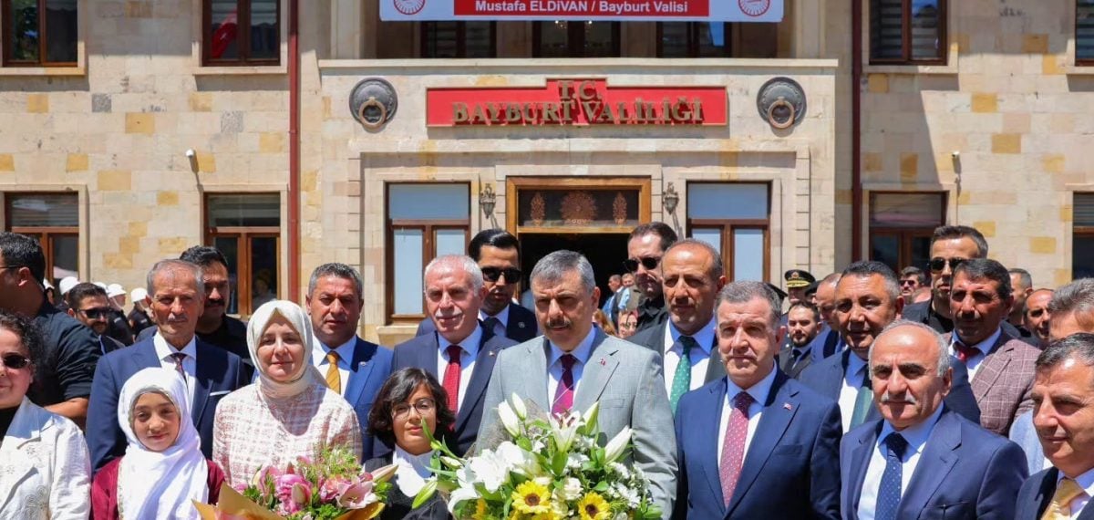İçişleri Bakanı Mustafa Çiftçi Bayburt’ta esnaf ve vatandaşlarla buluştu