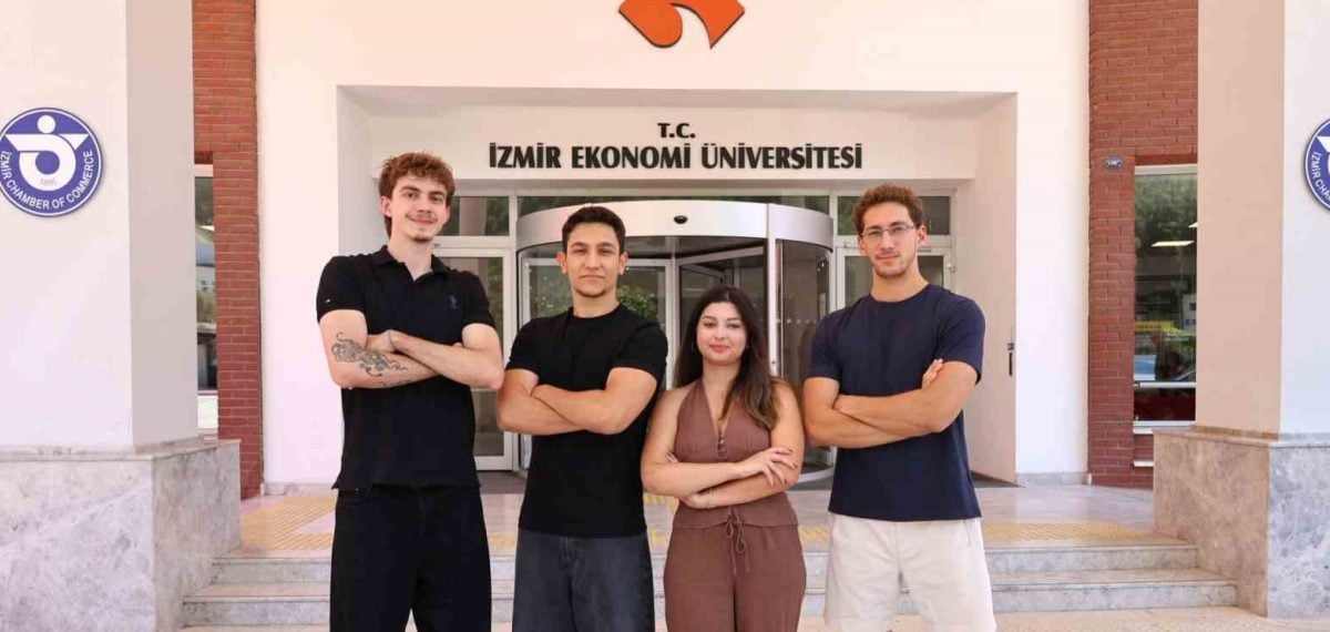 İEÜ öğrencileri ÜNİ-LODER tedarik zinciri yarışmasında ikincilik kazandı