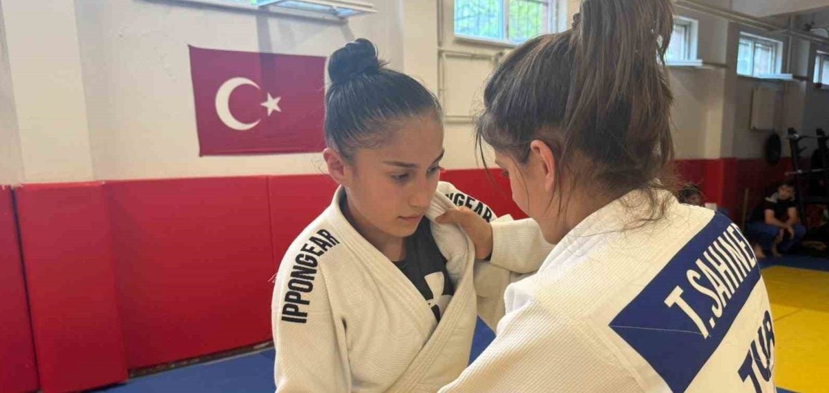 İkiz judocular Elçin ve Burçin Dünya Şampiyonası’na altın hedefiyle hazırlanıyor