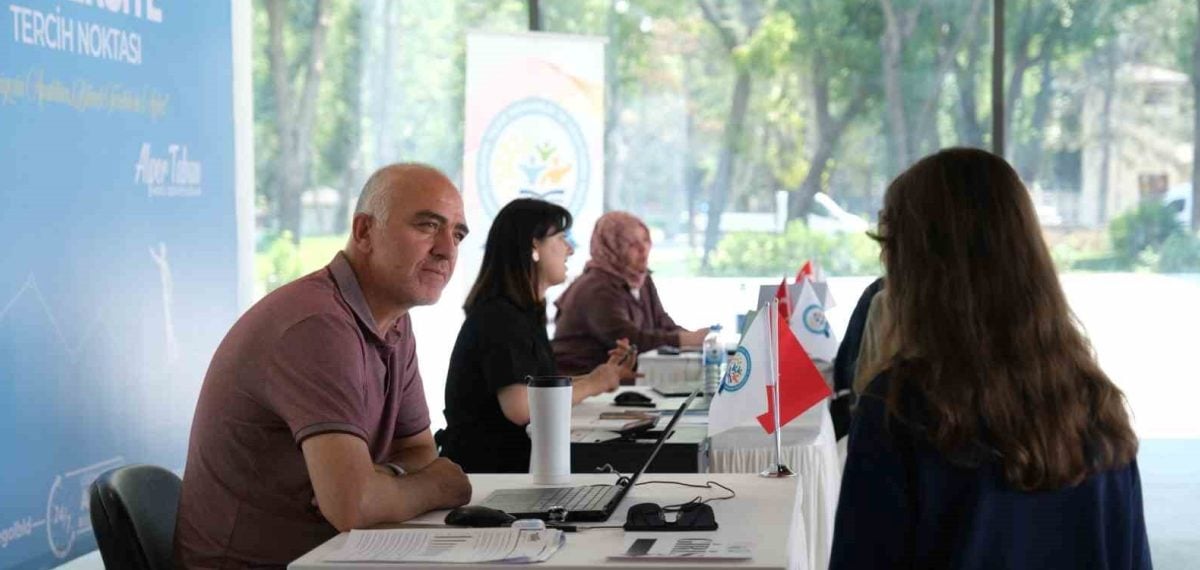 İnegöl Belediyesi ücretsiz üniversite tercih danışmanlığı hizmeti başlattı