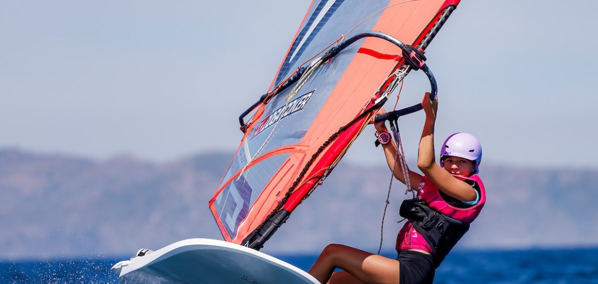 İspanya’da EMR Windsurf sporcuları iki dünya şampiyonluğu ve bir üçüncülük kazandı