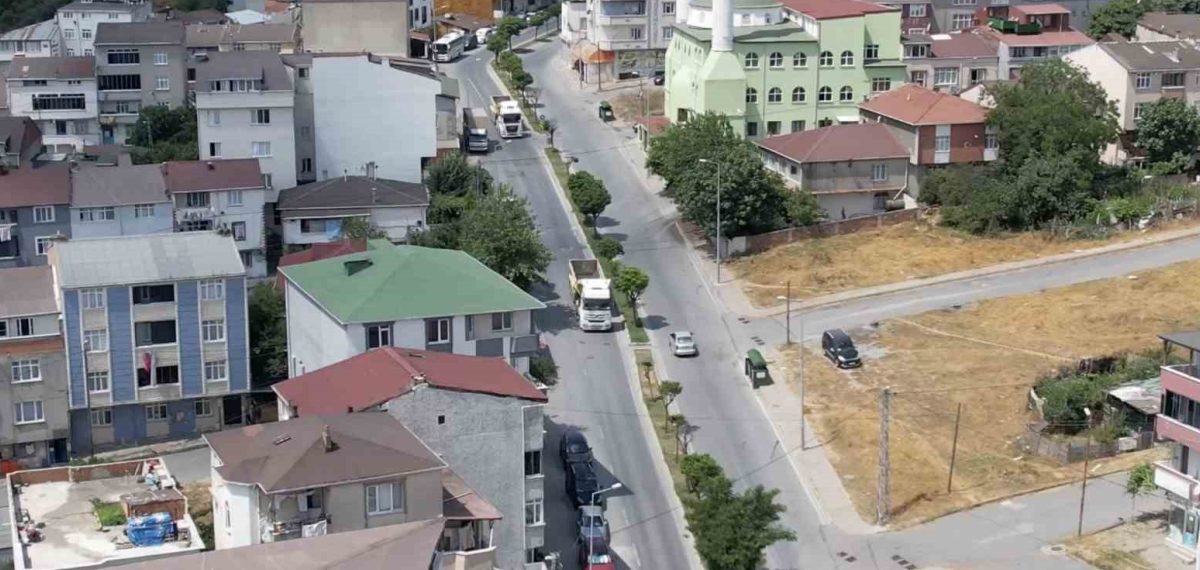 İstanbul Arnavutköy Boğazköy’de hafriyat kamyonlarının mahalle içi güzergah tepkisi