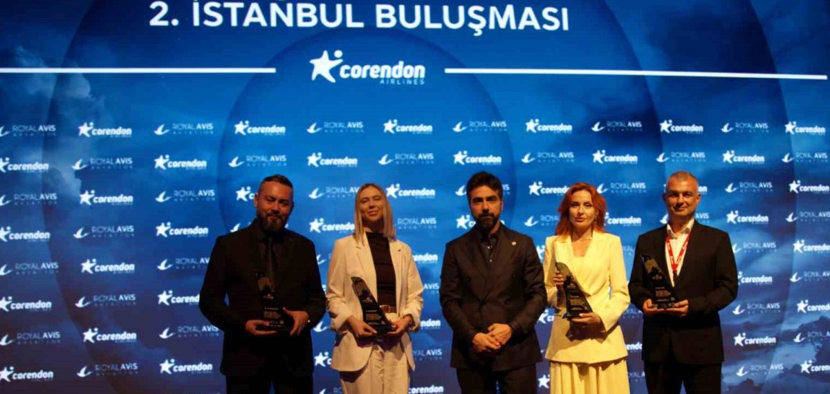 İstanbul’da 2. Buluşma Gala Yemeği: Corendon Airlines ve Royal Avis iş ortaklarıyla sektörü değerlendirdi