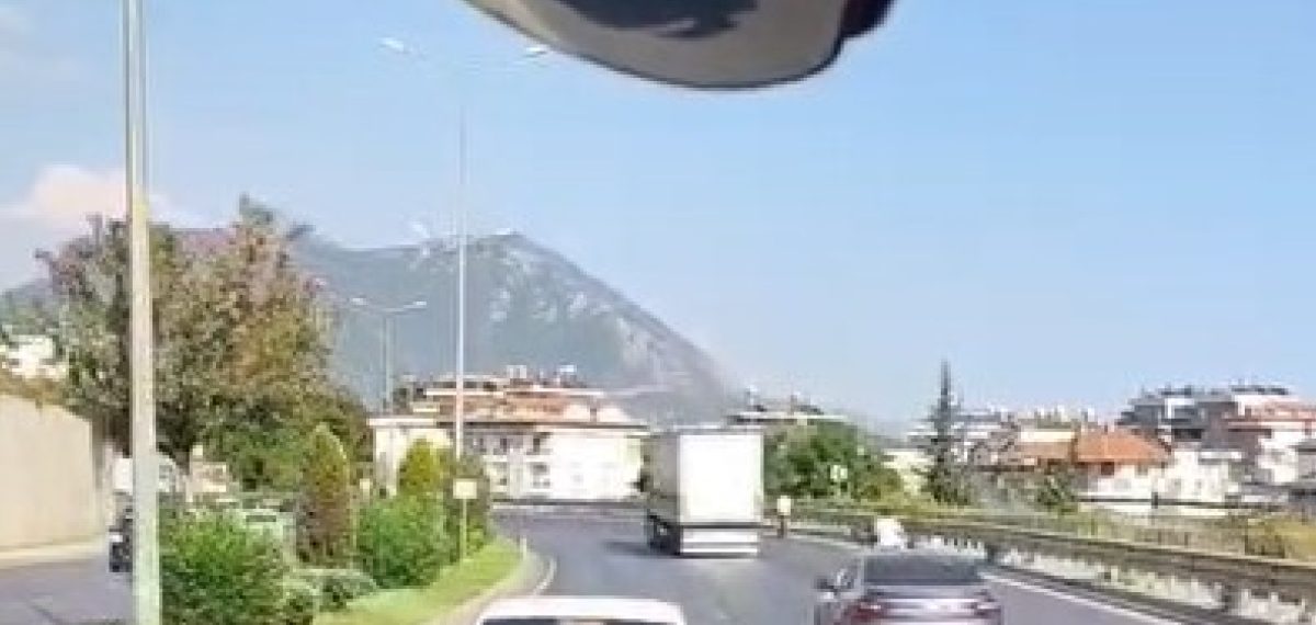 İtfaiyeye yol vermeyen sürücüye 46 bin TL ceza, ehliyete ve araca 30 gün el konuldu