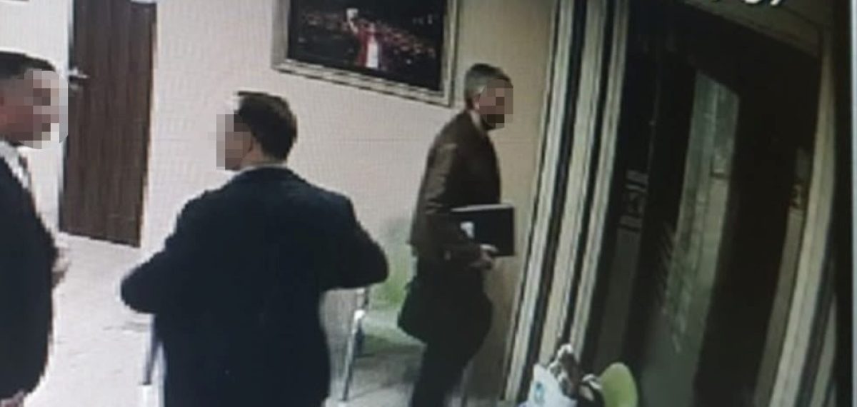 İzmit Belediye Başkanı Hürriyet’e araç ihalesinde yaklaşık 3 kilogram altın verildiği iddia edildi