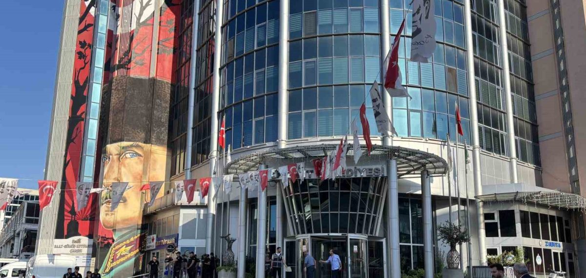 İzmit Belediyesi’ne eş zamanlı operasyon: 31 şüpheli hakkında soruşturma
