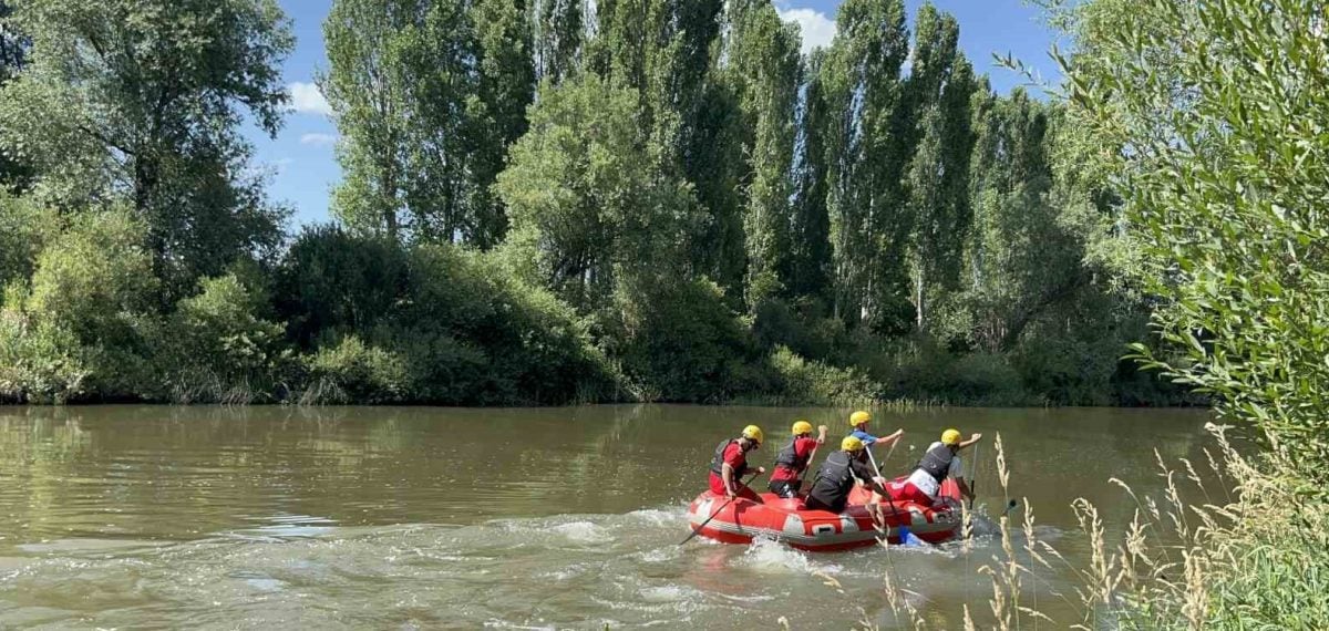 Kars’ta ilk rafting kampı Akyaka Kanyonu’nda 60 sporcuya eğitim veriyor