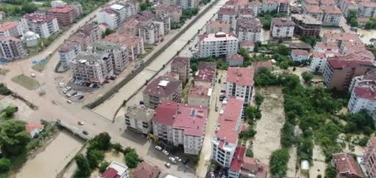 Kastamonu Cide’de sel: 150’den fazla yapı su altında kaldı
