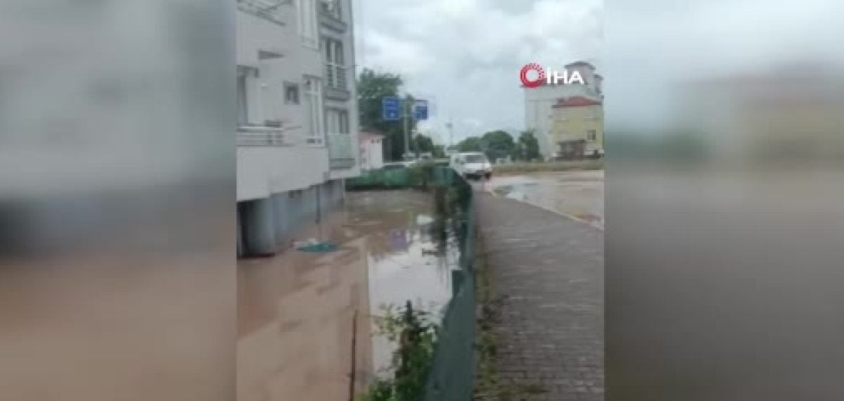 Kastamonu sahilinde kuvvetli yağış: 150’den fazla yapı su altında kaldı