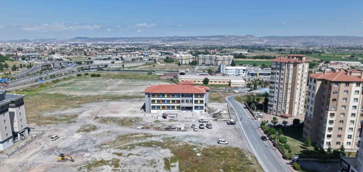 Kayseri Gökkent’te 16 sınıflı okul projesi tamamlanma aşamasına geldi