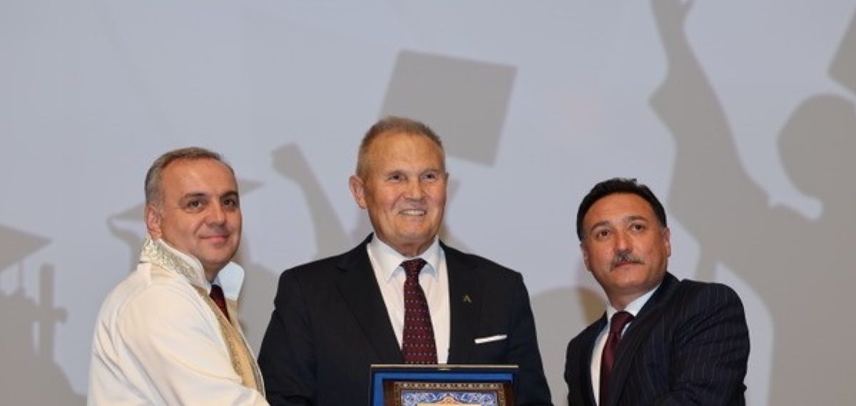 Kayseri’de Erciyes Üniversitesi İletişim Fakültesi 20. dönem mezuniyet töreni gerçekleştirildi