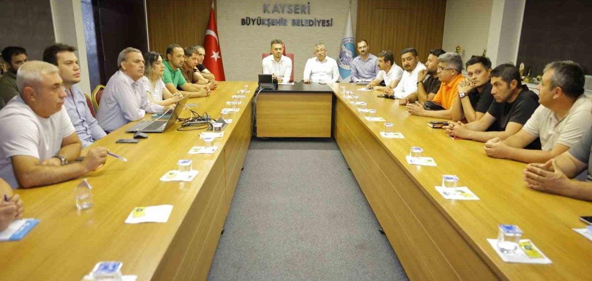 Kayseri’de Muhtarlık ve Mezarlık Bilgi Sistemleri ilçe belediyelerine tanıtıldı