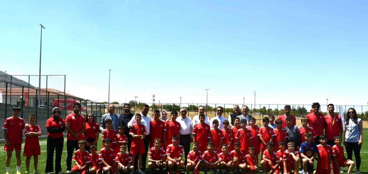 Kazımkarabekir’de ücretsiz yaz futbol kursu açıldı, 7-12 yaş 40 öğrenci eğitime başladı