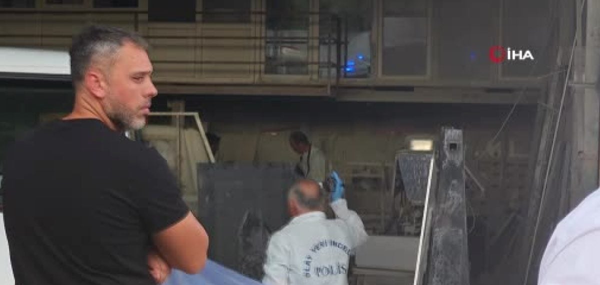 Kepez’de kamyonetten düşen mermer tezgâhı altında kalan kadın hayatını kaybetti