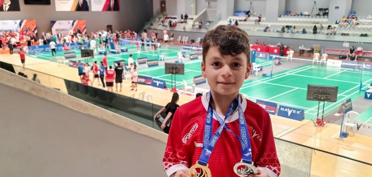 Kerem Eren Çelik İstanbul Youth Open 2026’da teklerde şampiyon, çiftlerde ikinci oldu
